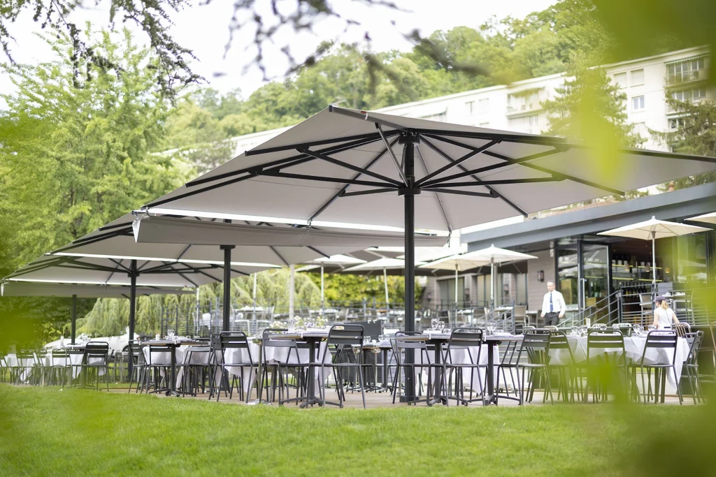 pzr maisons bocuse restaurant fond rose caluire et cuire fr4 1